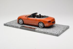 Bentley Continental GT Speed Cabriolet Orange Metallic Minichamps 1:18 107139430 Pressofusione — immagine 5 di 6