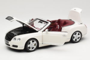 Bentley Continental GTC Bianco Minichamps 1:18 100139032 Pressofusione — immagine 2 di 8