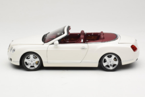 Bentley Continental GTC Bianco Minichamps 1:18 100139032 Pressofusione — immagine 4 di 8