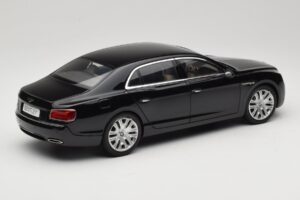 Bentley Flying Spur W12 Diamond Black Kyosho 1:18 08891DBK Pressofusione — immagine 3 di 8