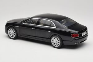 Bentley Flying Spur W12 Onyx Black Kyosho 1:18 08891NX Pressofusione — immagine 7 di 8