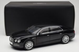 Bentley Flying Spur W12 Onyx Black Kyosho 1:18 08891NX Pressofusione — immagine 8 di 8
