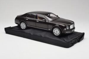 Bentley Mulsanne Burnt Oak Minichamps 1:18 100139905 Pressofusione — immagine 6 di 8