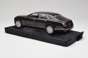 Bentley Mulsanne Burnt Oak Minichamps 1:18 100139905 Pressofusione — immagine 7 di 8