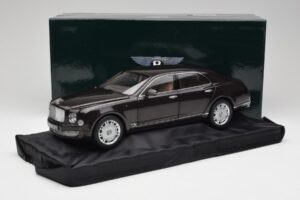Bentley Mulsanne Burnt Oak Minichamps 1:18 100139905 Pressofusione — immagine 8 di 8