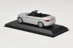 BMW 1-Series E88 Cabriolet Titan Silver Minichamps 1:43 80420427037-R1 Pressofusione — immagine 3 di 5