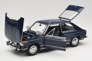 BMW 1600 Touring Blu Minichamps 1:18 80430145823 Pressofusione — immagine 2 di 8