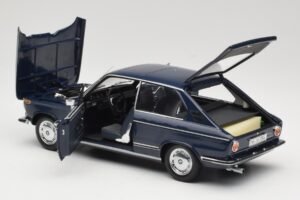 BMW 1600 Touring Blu Minichamps 1:18 80430145823 Pressofusione — immagine 5 di 8