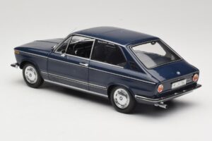 BMW 1600 Touring Blu Minichamps 1:18 80430145823 Pressofusione — immagine 7 di 8