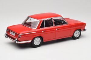 BMW 1800 Ti Carminio Rosso Minichamps 1:18 107024001 Pressofusione — immagine 2 di 6