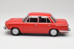 BMW 1800 Ti Carminio Rosso Minichamps 1:18 107024001 Pressofusione — immagine 3 di 6