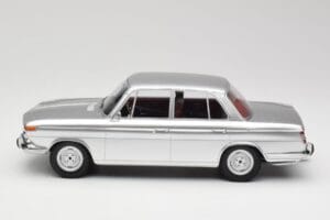 BMW 1800 Ti Argento Minichamps 1:18 107024000 Resina — immagine 3 di 6
