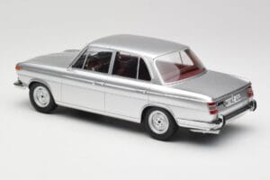 BMW 1800 Ti Argento Minichamps 1:18 107024000 Resina — immagine 5 di 6