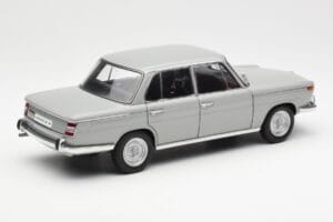 BMW 1800 TiSA Bernina Grigio AUTOart 1:18 70621 Pressofusione — immagine 3 di 8