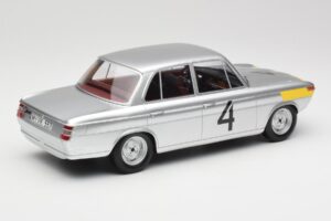 BMW 1800 TiSA #4 J. Ickx / J. van Ophem 24 Hours of Spa 1965 Winners Minichamps 1:18 107652504 Resina — immagine 2 di 6