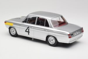 BMW 1800 TiSA #4 J. Ickx / J. van Ophem 24 Hours of Spa 1965 Winners Minichamps 1:18 107652504 Resina — immagine 5 di 6