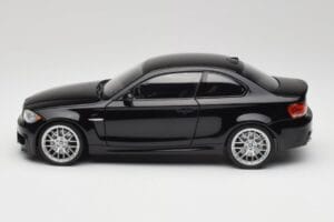 BMW 1M Coupe E82 Black Metallic Minichamps 1:18 110020021 Pressofusione — immagine 4 di 8