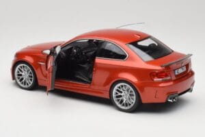 BMW 1M Coupe E82 Sakhir Orange Metallic Minichamps 1:18 110020020 Pressofusione — immagine 5 di 8