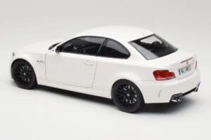 BMW 1M Coupe E82 Bianco Minichamps 1:18 110020022 Pressofusione — immagine 7 di 8