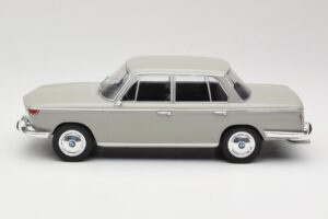 BMW 2000 TI Grigio MCG 1:18 MCG18112 Pressofusione — immagine 3 di 6