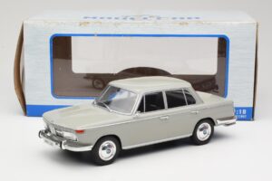 BMW 2000 TI Grigio MCG 1:18 MCG18112 Pressofusione — immagine 6 di 6