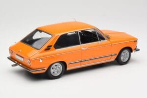 BMW 2000 Tii Touring Arancione Minichamps 1:18 80430145824 Pressofusione — immagine 3 di 8