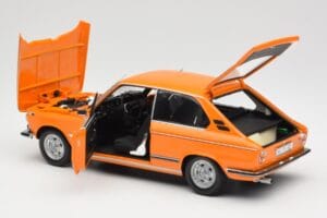 BMW 2000 Tii Touring Arancione Minichamps 1:18 80430145824 Pressofusione — immagine 5 di 8