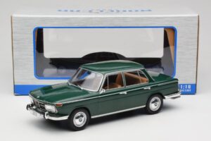 BMW 2000 121 Verde MCG 1:18 MCG18542 Pressofusione — immagine 6 di 6