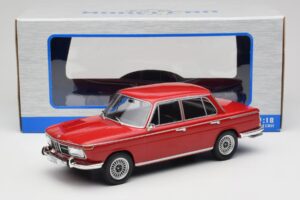 BMW 2000 121 Rosso MCG 1:18 MCG18543 Pressofusione — immagine 6 di 6