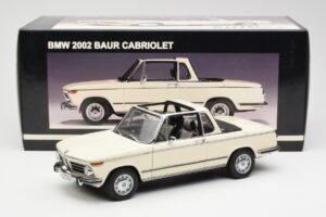 BMW 2002 Baur Cabriolet E10 Chamonix Bianco AUTOart 1:18 70532 Pressofusione — immagine 8 di 8