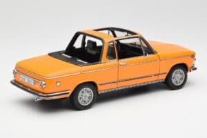 BMW 2002 E10 Cabriolet Colorado Arancione AUTOart 1:18 80430300713 Pressofusione — immagine 3 di 8