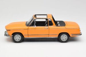 BMW 2002 E10 Cabriolet Colorado Arancione AUTOart 1:18 80430300713 Pressofusione — immagine 4 di 8