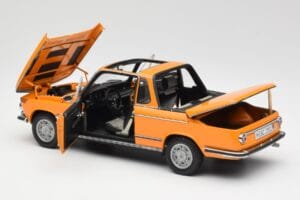 BMW 2002 E10 Cabriolet Colorado Arancione AUTOart 1:18 80430300713 Pressofusione — immagine 5 di 8