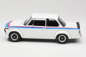 BMW 2002 E10 Turbo Bianco MCG 1:18 MCG18408-R Pressofusione — immagine 3 di 6