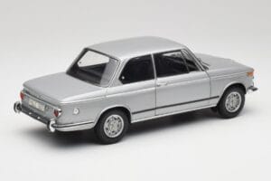 BMW 2002 Tii Polaris Argento AUTOart 1:18 80430146517 Pressofusione — immagine 3 di 8