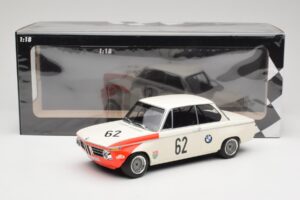 BMW 2002 tiK BMW AG #1 H. Hahne / D. Quester Class Winner Guards International 6 Hours Brands Hatch 1969 Minichamps 1:18 1556 — immagine 6 di 6