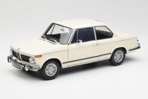 BMW 2002 Bianco Kyosho 1:18 08541W Pressofusione