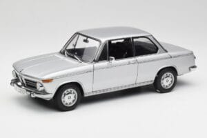 BMW 2002tii Argento AUTOart 1:18 80430151479 Pressofusione