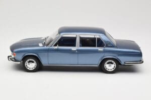 BMW 2500 E3 Blue Metallic BoS Models 1:18 BOS030 Resina — immagine 3 di 6