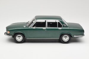 BMW 2500 E3 Green Metallic Minichamps 1:18 155029201 Pressofusione — immagine 3 di 6