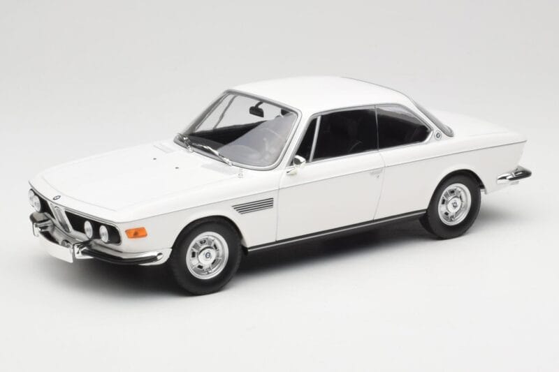 BMW 2800 CS E9 Bianco Minichamps 1:18 155028030 Pressofusione
