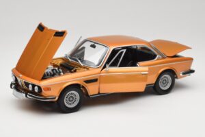 BMW 3.0 CSi E9 Gold Metallic Minichamps 1:18 180029027 Pressofusione — immagine 2 di 8