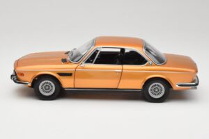 BMW 3.0 CSi E9 Gold Metallic Minichamps 1:18 180029027 Pressofusione — immagine 4 di 8