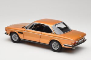 BMW 3.0 CSi E9 Gold Metallic Minichamps 1:18 180029027 Pressofusione — immagine 7 di 8