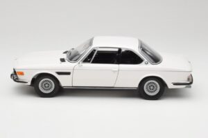 BMW 3.0 CSi E9 Bianco Minichamps 1:18 180029026 Pressofusione — immagine 4 di 8
