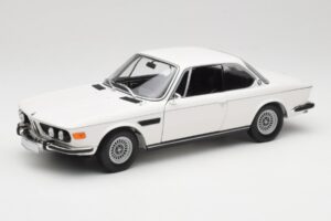 BMW 3.0 CSi E9 Bianco Minichamps 1:18 180029026 Pressofusione