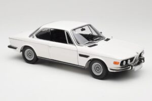 BMW 3.0 CSi E9 Bianco Minichamps 1:18 180029026 Pressofusione — immagine 6 di 8