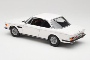 BMW 3.0 CSi E9 Bianco Minichamps 1:18 180029026 Pressofusione — immagine 7 di 8
