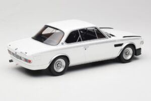BMW 3.0 CSL E9 Chamonix White Otto 1:18 OT1145 Resina — immagine 2 di 6