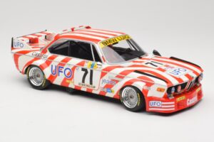 BMW 3.0 CSL E9 #71 Luigi Racing P. Xhenceval / J. Dieudonné 24 Hours of Le Mans 1977 Minichamps 1:18 155772571 Pressofusione — immagine 4 di 6